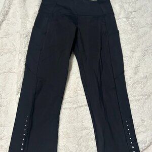 Lululemon Break Free crop 17" size 8